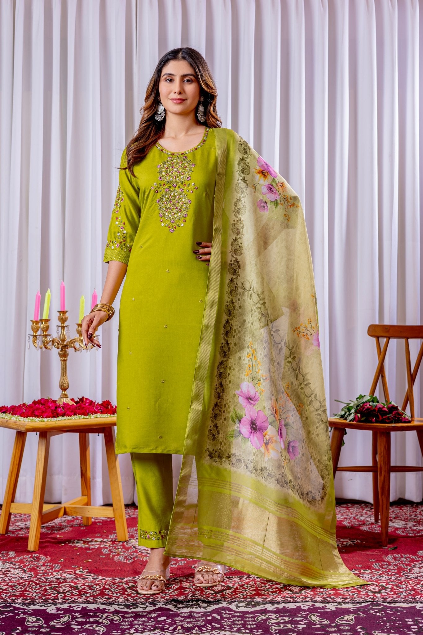 Classic Straight Kurti with Detailed Thread Embroidery & Matching Dupatta - Kalanandi the art of timeless fashion - Straight Kurti Pant Dupatta Set
