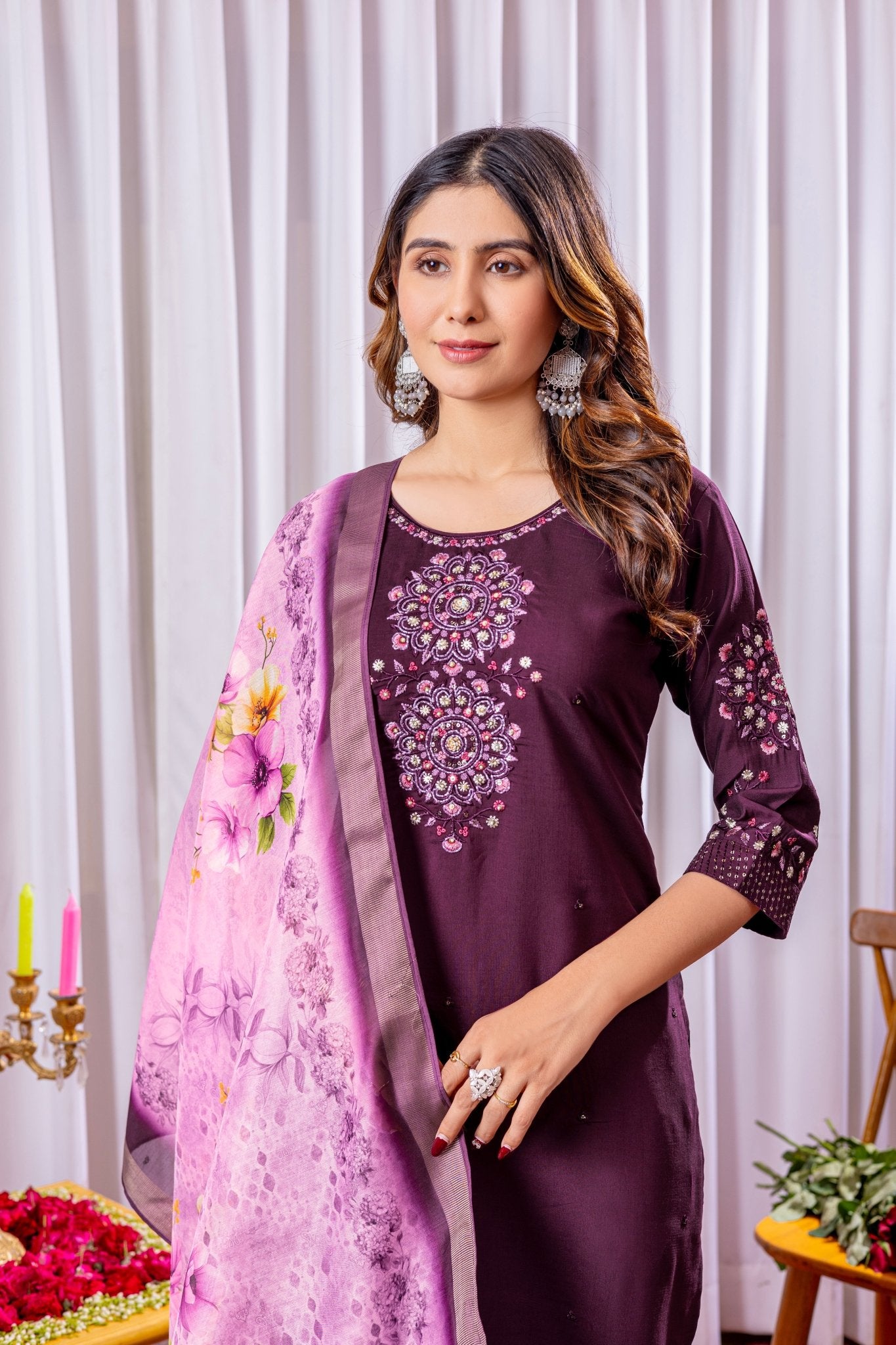 Classic Straight Kurti with Detailed Thread Embroidery & Matching Dupatta - Kalanandi the art of timeless fashion - Straight Kurti Pant Dupatta Set