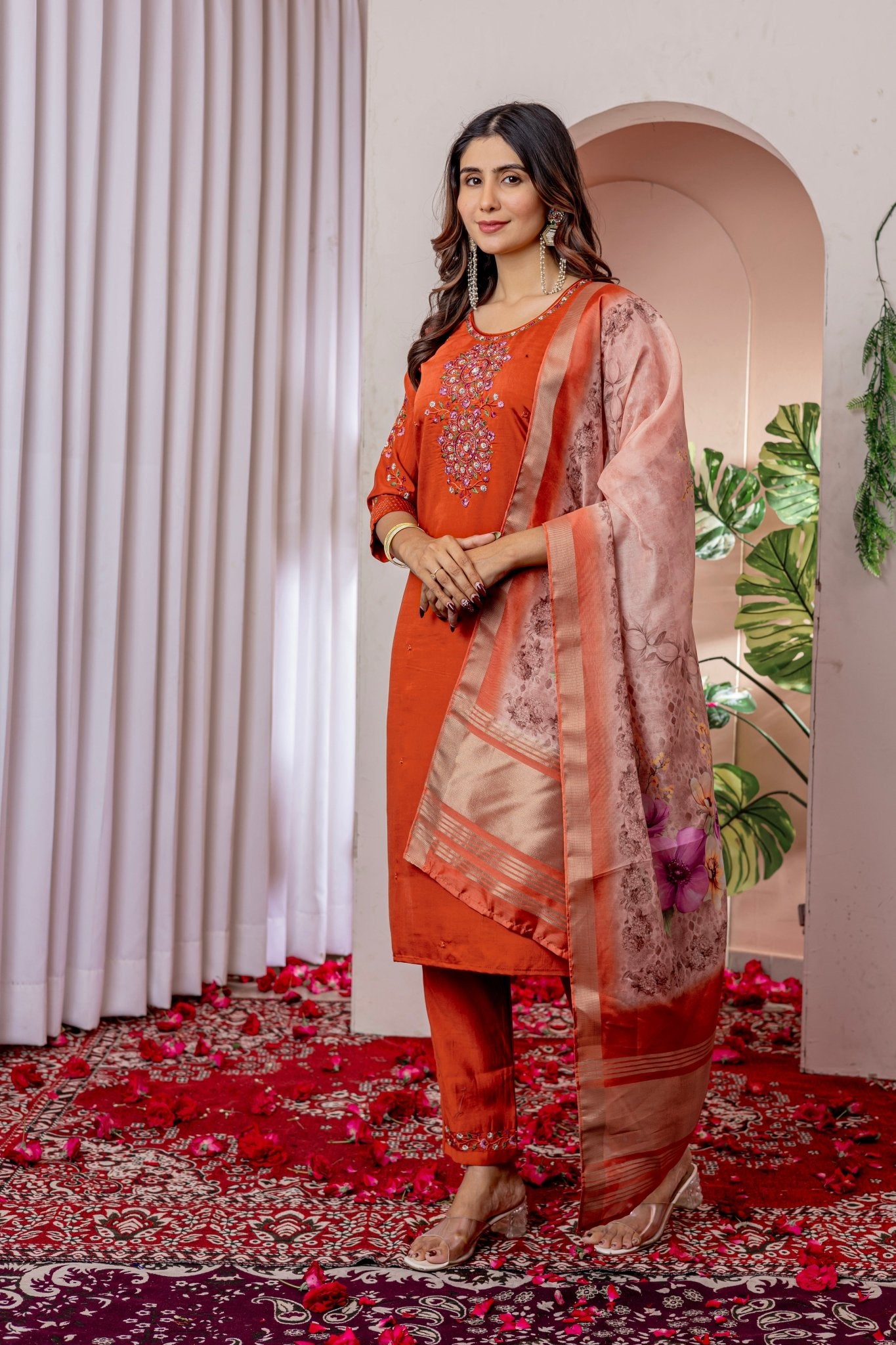 Classic Straight Kurti with Detailed Thread Embroidery & Matching Dupatta - Kalanandi the art of timeless fashion - Straight Kurti Pant Dupatta Set