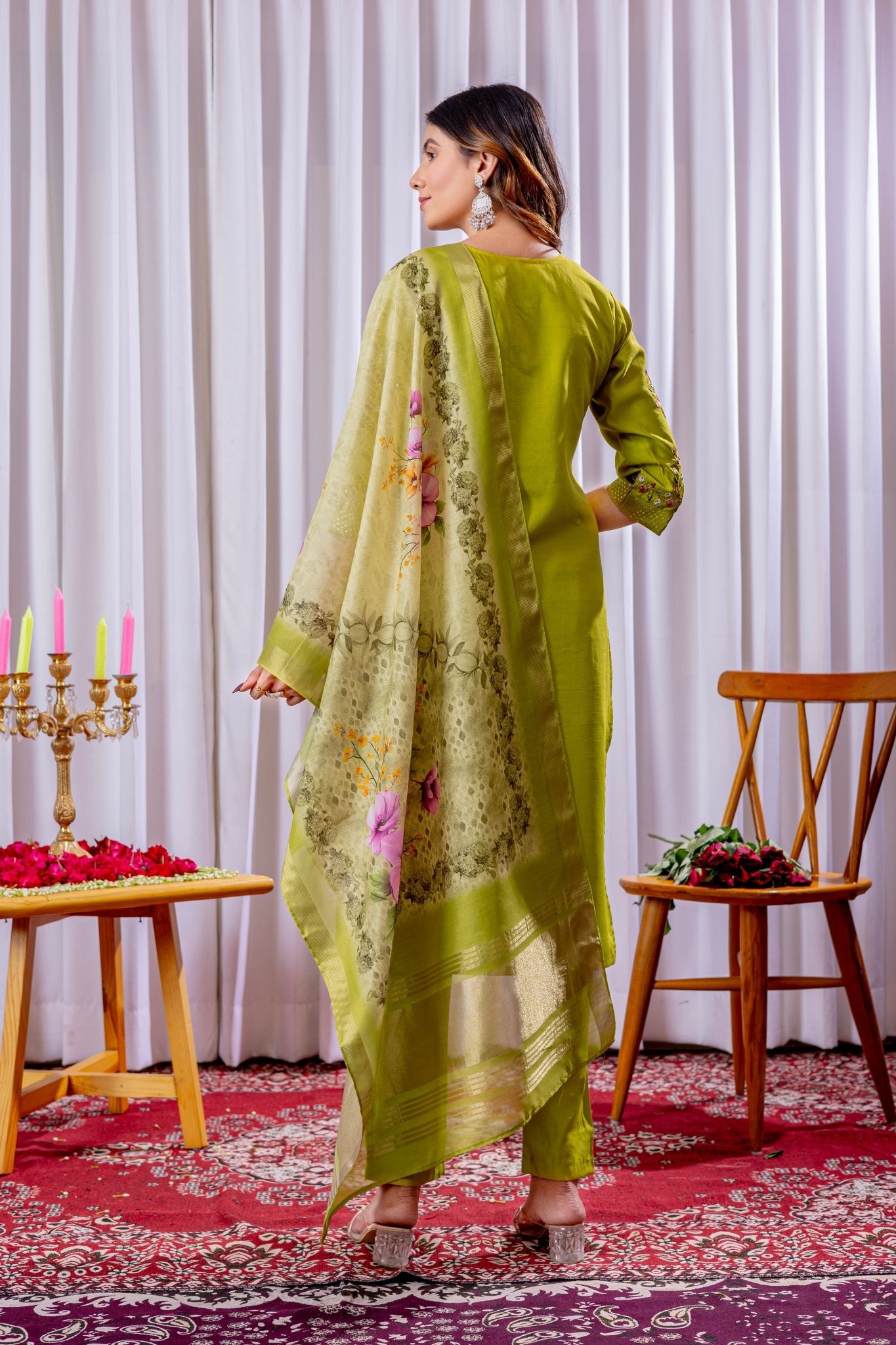Classic Straight Kurti with Detailed Thread Embroidery & Matching Dupatta - Kalanandi the art of timeless fashion - Straight Kurti Pant Dupatta Set