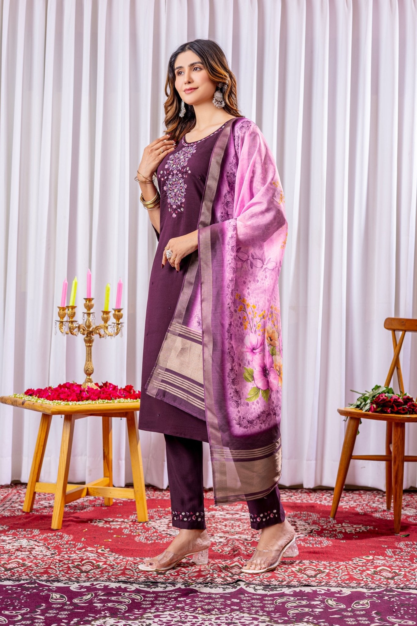Classic Straight Kurti with Detailed Thread Embroidery & Matching Dupatta - Kalanandi the art of timeless fashion - Straight Kurti Pant Dupatta Set