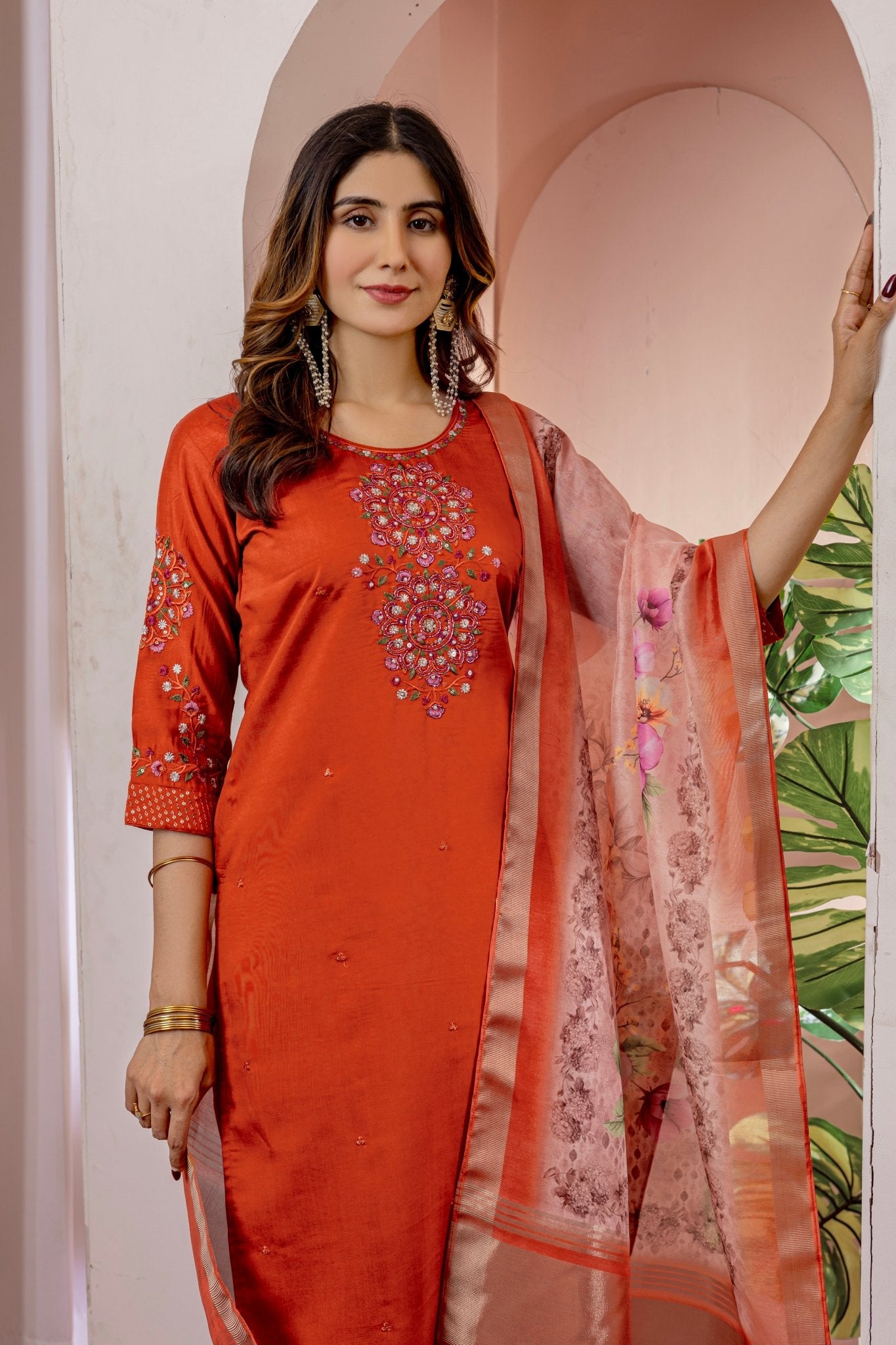 Classic Straight Kurti with Detailed Thread Embroidery & Matching Dupatta - Kalanandi the art of timeless fashion - Straight Kurti Pant Dupatta Set
