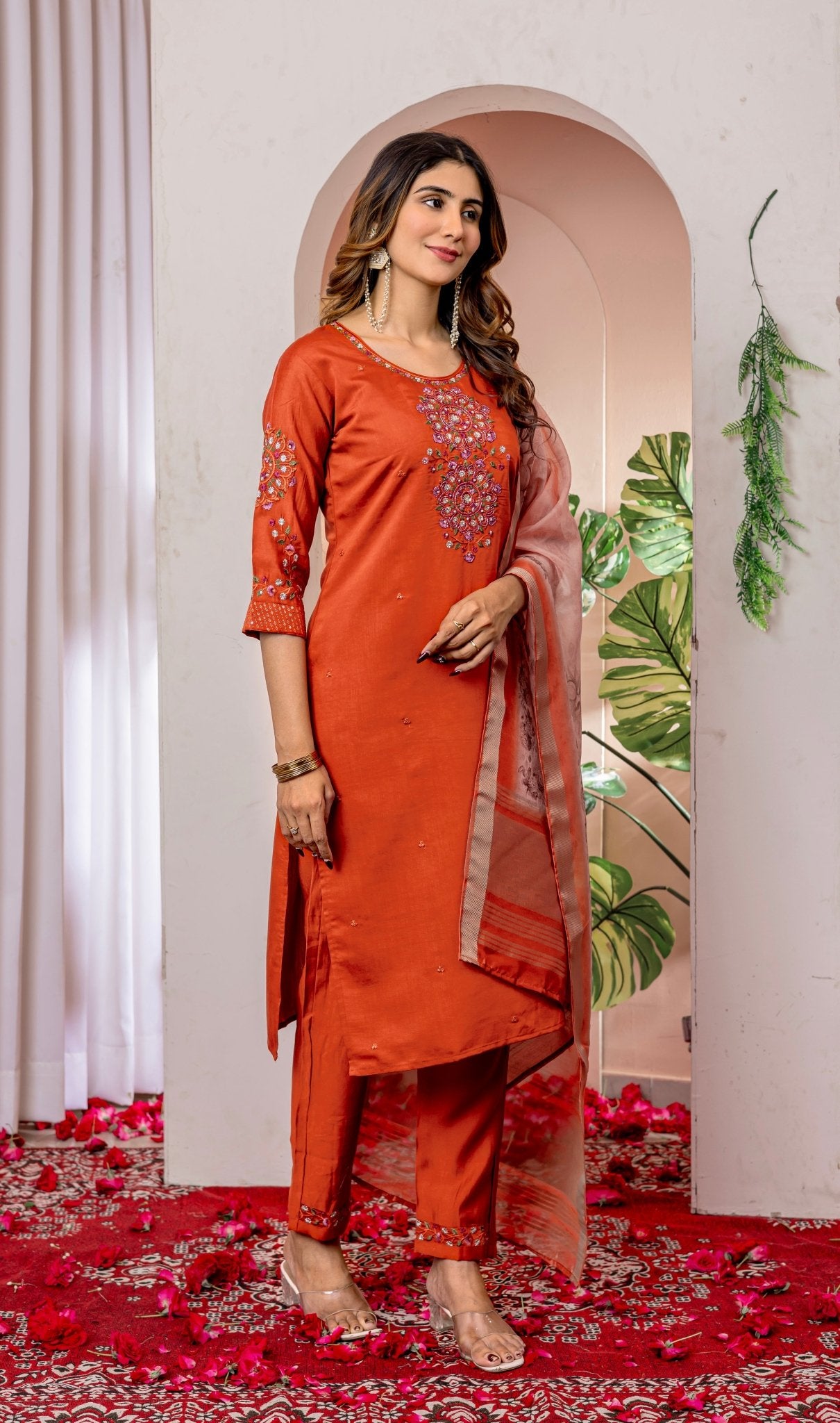 Classic Straight Kurti with Detailed Thread Embroidery & Matching Dupatta - Kalanandi the art of timeless fashion - Straight Kurti Pant Dupatta Set