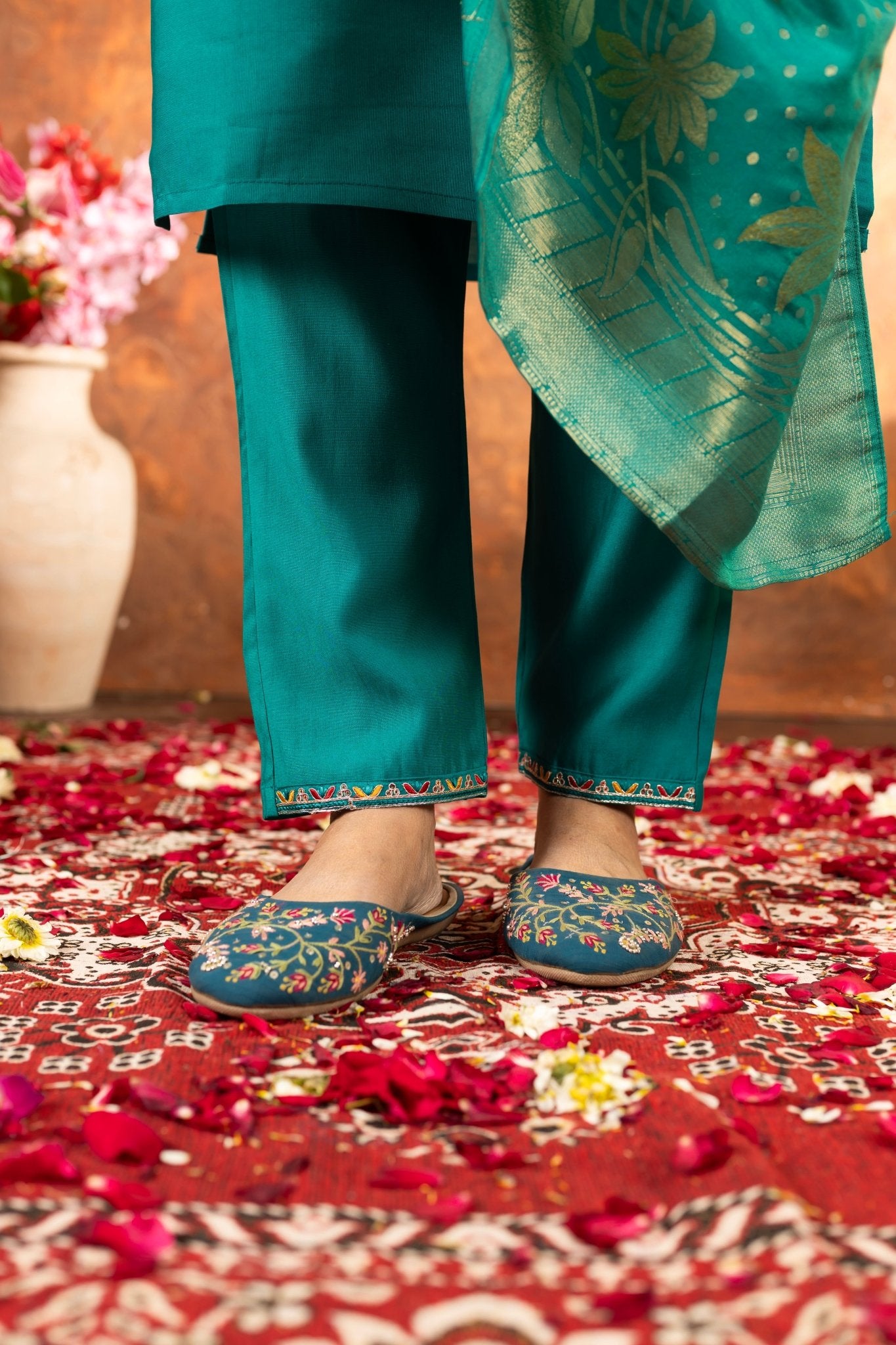 Elegant Straight Kurti Pant Dupatta Set - Kalanandi the art of timeless fashion - DIVA - 103