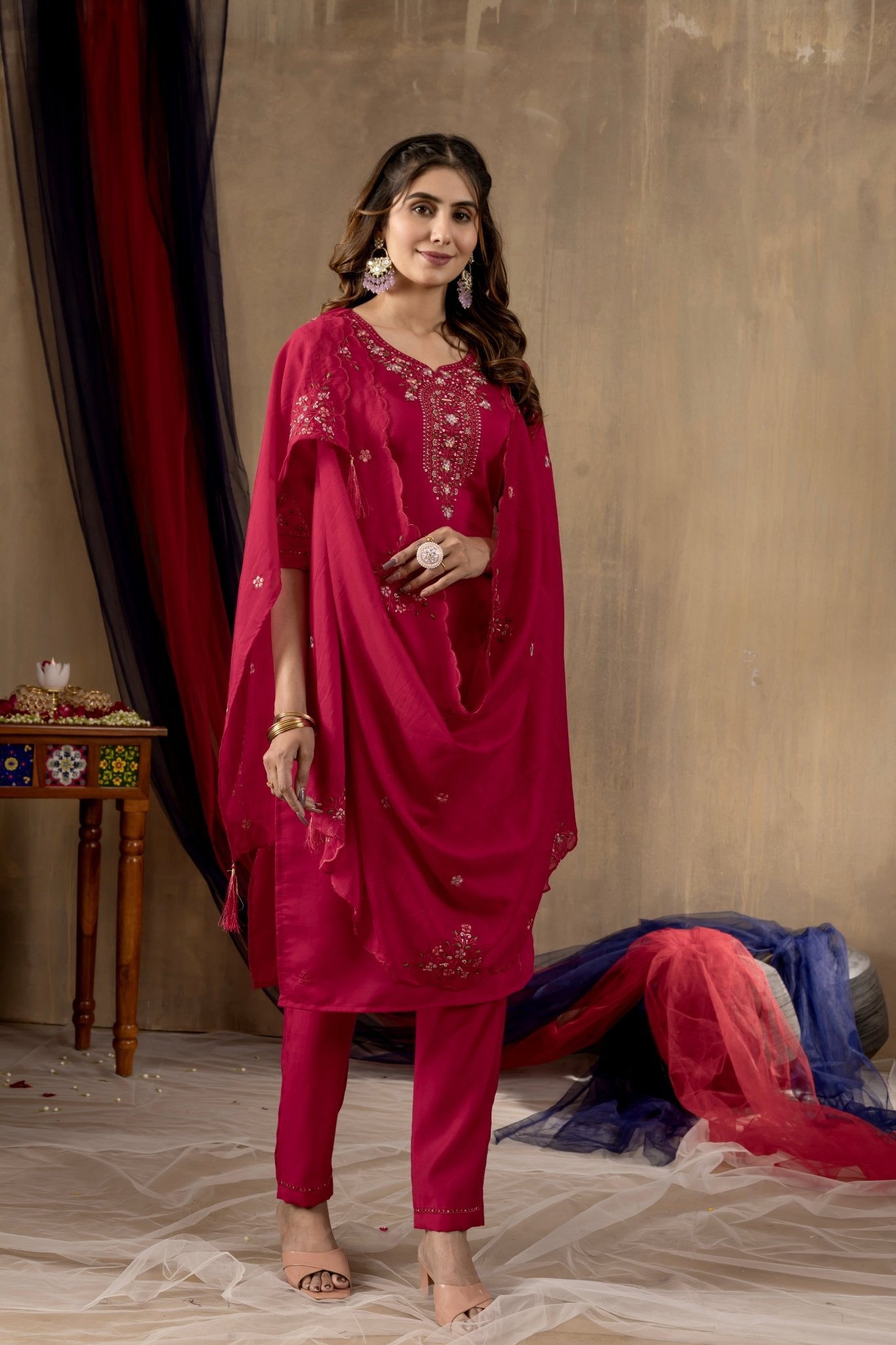 Premium Floral Embroidered Kurti Dupatta Set for Festive Wear - Kalanandi the art of timeless fashion - Straight Kurti Pant Dupatta Set