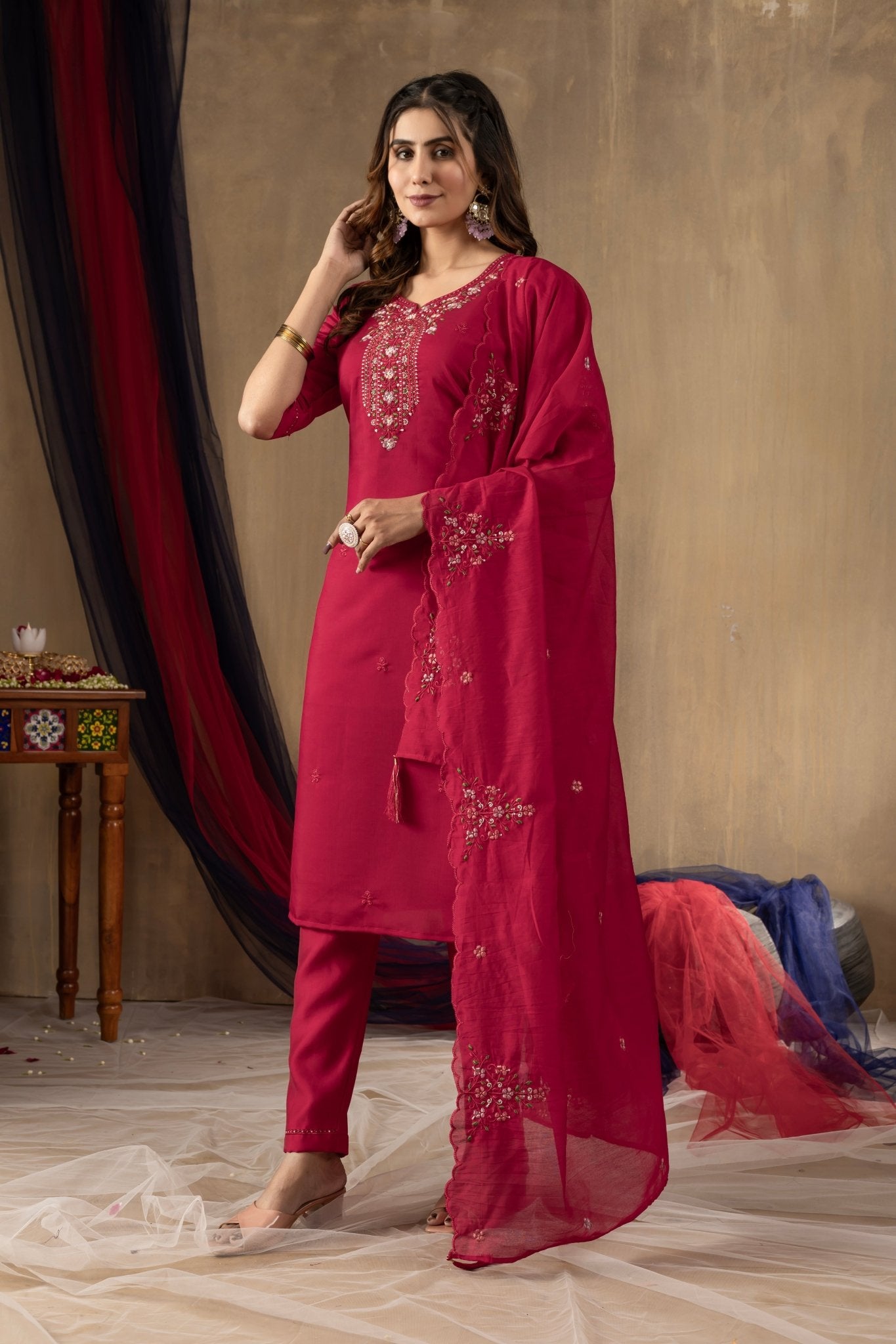 Premium Floral Embroidered Kurti Dupatta Set for Festive Wear - Kalanandi the art of timeless fashion - Straight Kurti Pant Dupatta Set