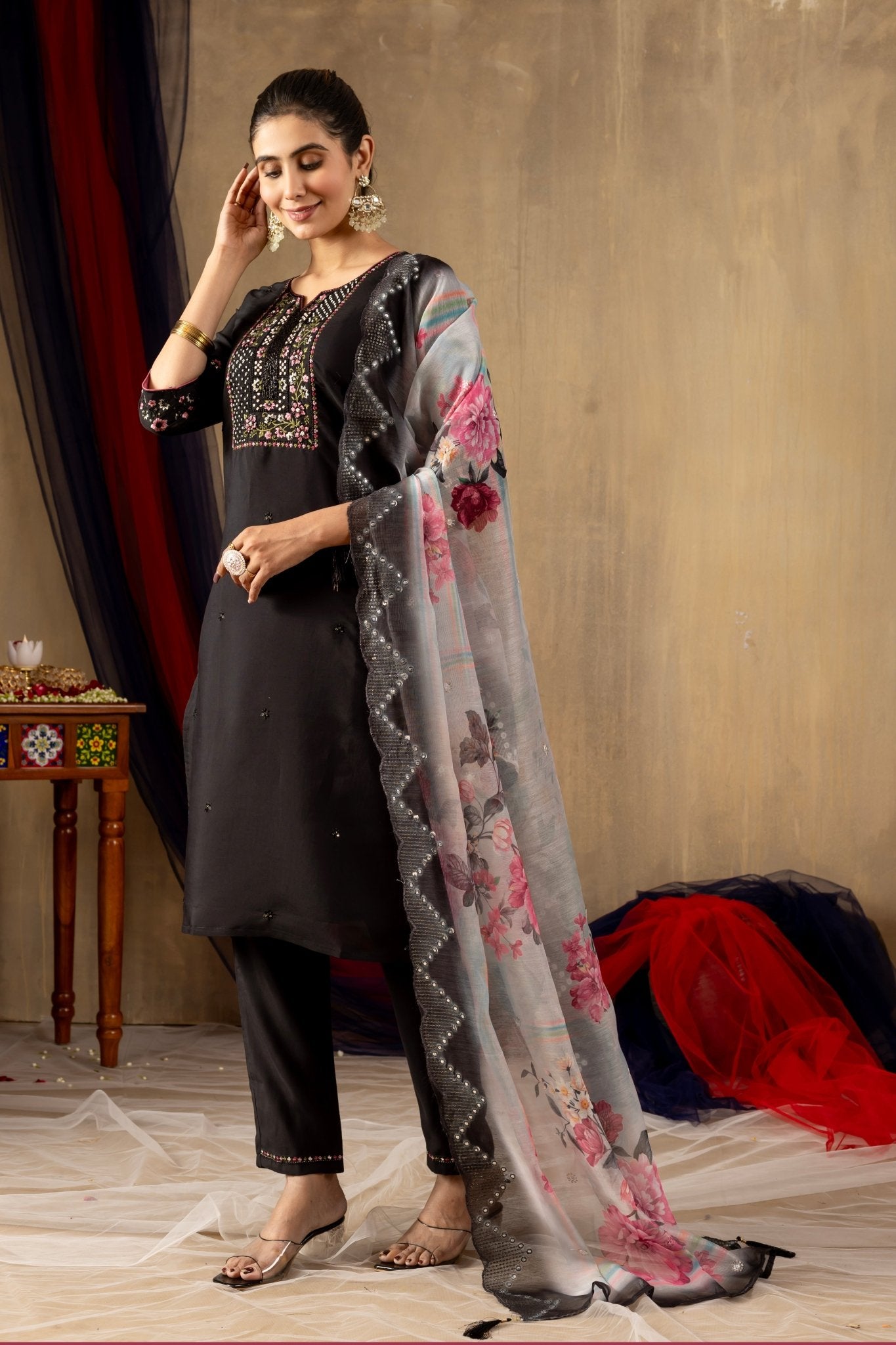 Premium Straight Kurti Set with Thread Embroidery & Printed Dupatta - Kalanandi the art of timeless fashion - Straight Kurti Pant Dupatta Set