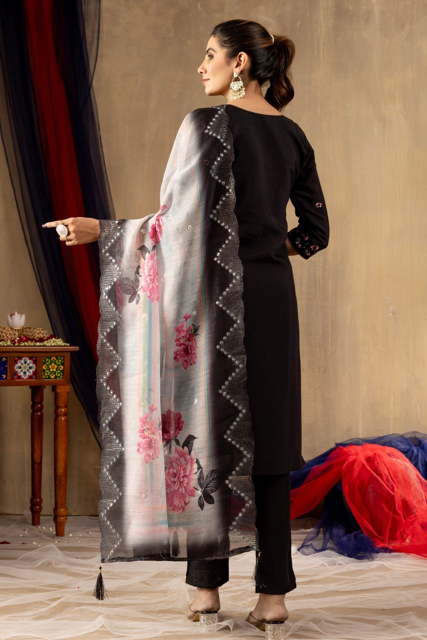 Premium Straight Kurti Set with Thread Embroidery & Printed Dupatta - Kalanandi the art of timeless fashion - Straight Kurti Pant Dupatta Set