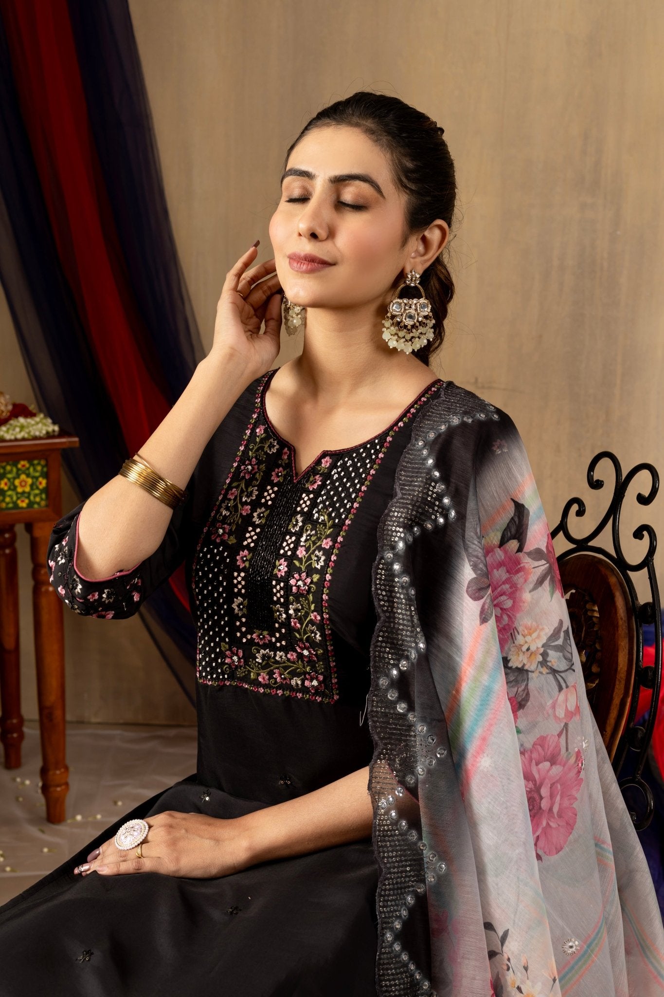 Premium Straight Kurti Set with Thread Embroidery & Printed Dupatta - Kalanandi the art of timeless fashion - Straight Kurti Pant Dupatta Set
